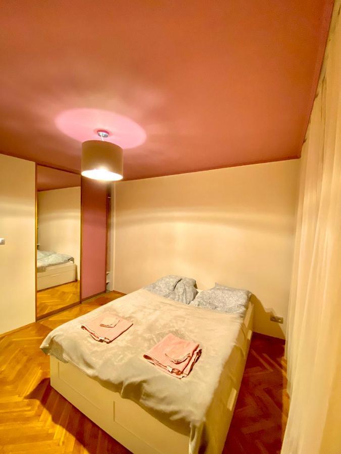 Entire Apartment In A Super Location - Cheap Monthly Rate Krakow Bagian luar foto